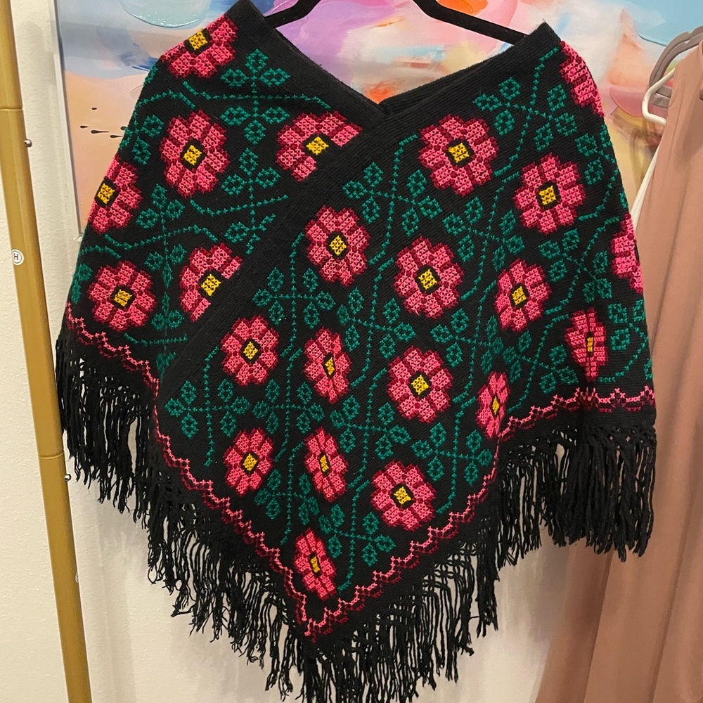 Floral Knit Handwoven Poncho with Fringe Boho‎ Hippie